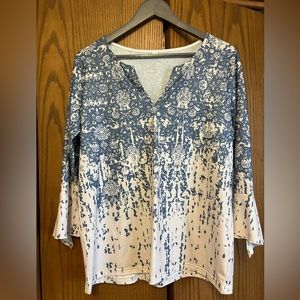 Patterned shirt, size large